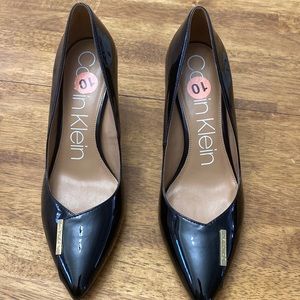 Calvin Klein Pumps